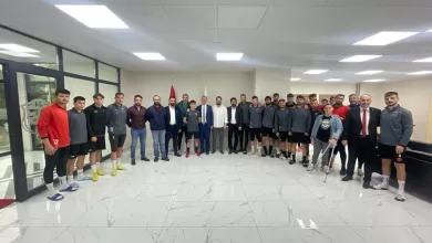 Photo of Rektör Levent’ten Anagold 24 Erzincanspor’a Moral Ziyareti