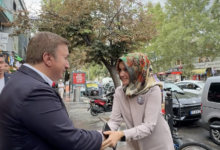 Photo of Öğrencisi için ağlayan öğretmen valiyide ağlattı