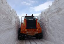 Photo of 4 metreyi aşan karlı yolları karayolları ekipleri açıyor