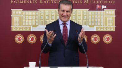 Photo of CHP Erzincan Milletvekili Mustafa Sarıgül. “Annelerimizin değerini bilelim, yüzünü güldürelim”