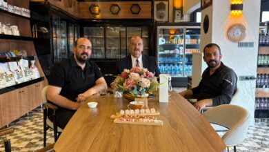Photo of Tan, esnaf ziyaretlerine hız kesmeden devam ediyor